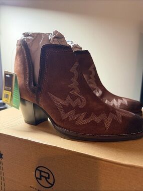 Roper Brown Suede Western Embroidered Ankle Boots Brand New in Box